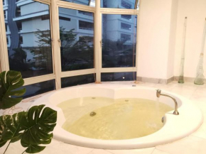 Own Private Jucuzzi POOL inside Sri Petaling Hse